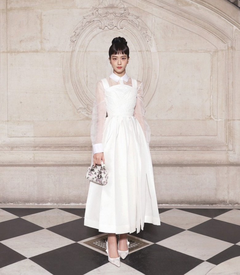 4 món thời trang được Jisoo BLACKPINK rất yêu, giúp giấu nhẹm eo bánh mì, hack dáng đỉnh cao - 11