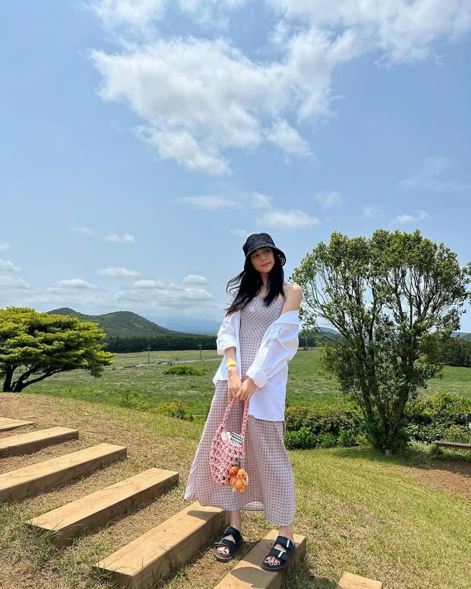 4 món thời trang được Jisoo BLACKPINK rất yêu, giúp giấu nhẹm eo bánh mì, hack dáng đỉnh cao - 7