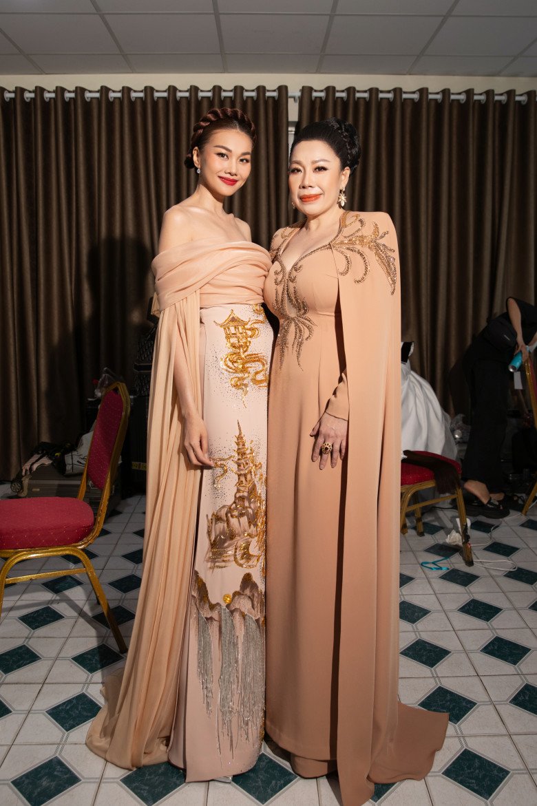 Tứ đại mỹ nhân The New Mentor &#34;càn quét&#34; sân khấu với áo dài, visual cô dâu Thanh Hằng &#34;gây sốt&#34; mọi mặt trận - 5
