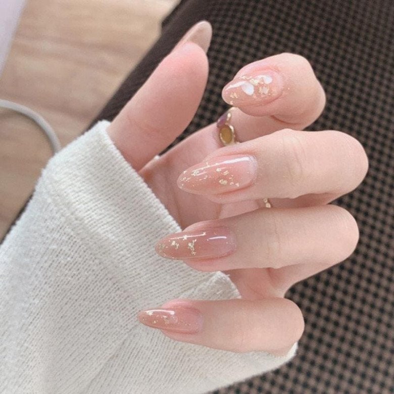 Top các mẫu móng tay dán giá rẻ cho nàng tha hồ điệu đà mùa Thu Đông, giá chỉ từ 15k - 13