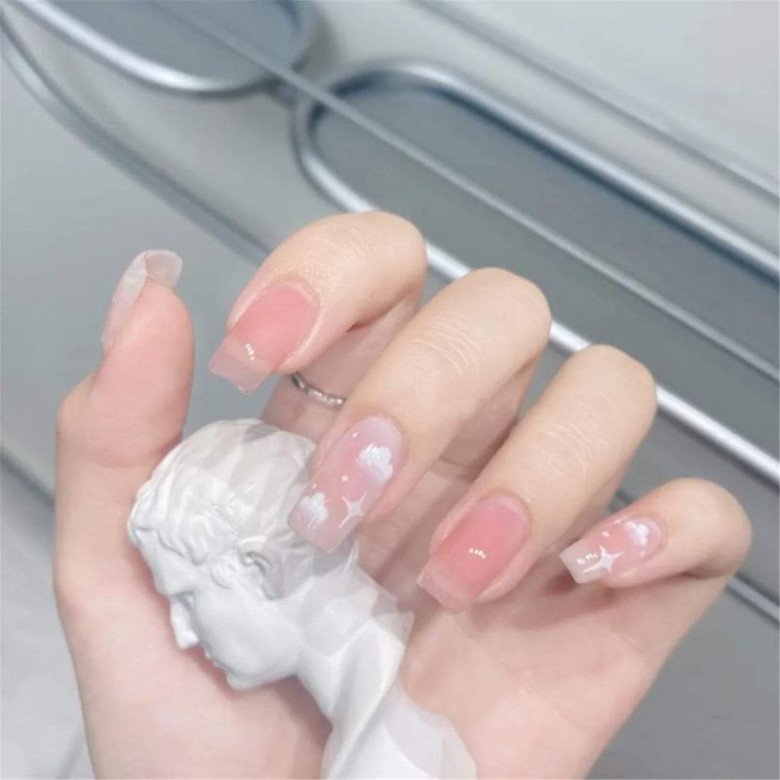Top các mẫu móng tay dán giá rẻ cho nàng tha hồ điệu đà mùa Thu Đông, giá chỉ từ 15k - 15