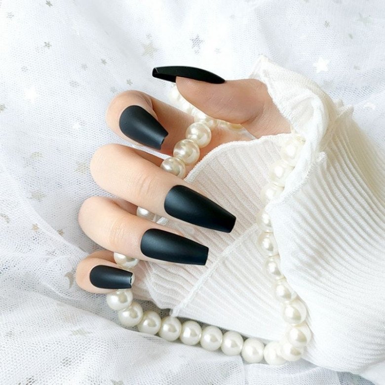 Top các mẫu móng tay dán giá rẻ cho nàng tha hồ điệu đà mùa Thu Đông, giá chỉ từ 15k - 19