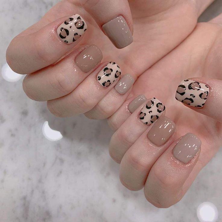 Top các mẫu móng tay dán giá rẻ cho nàng tha hồ điệu đà mùa Thu Đông, giá chỉ từ 15k - 9