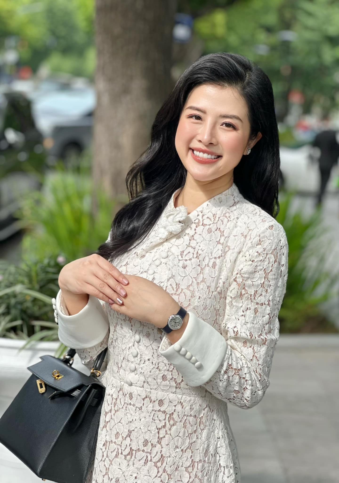 BTV Kinh tế hiến kế shopping: Mua túi hiệu chưa bao giờ rẻ mà dễ dàng đến thế - 3