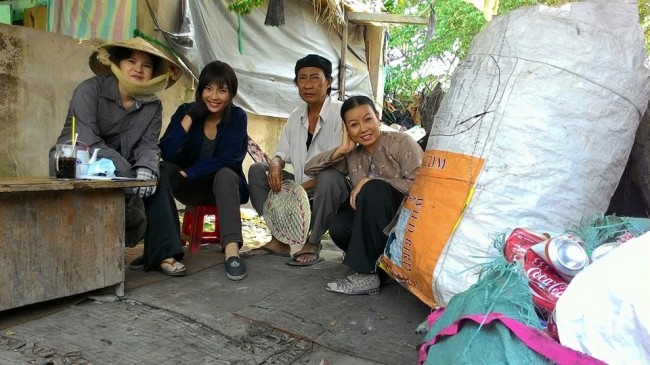 Nông dân Tư Tại của Đất Phương Nam: Khổ từ phim tới đời, vợ cờ bạc khiến gia đình điêu đứng - 6