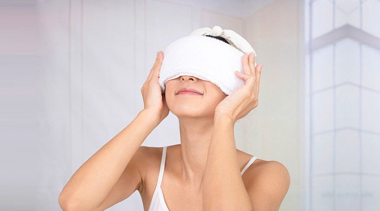 Mắt thâm như gấu trúc, người thoa kem tiền triệu và người duy trì thói quen này mỗi ngày, ai chậm già hơn? - 11
