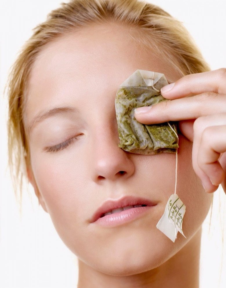 Mắt thâm như gấu trúc, người thoa kem tiền triệu và người duy trì thói quen này mỗi ngày, ai chậm già hơn? - 8