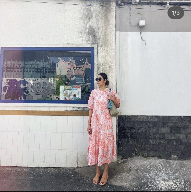 Ngọc nữ hàng đầu Tăng Thanh Hà mặc áo thun quần đùi đi mua đồ giảm giá, vẫn nổi nhất phiên chợ - 6