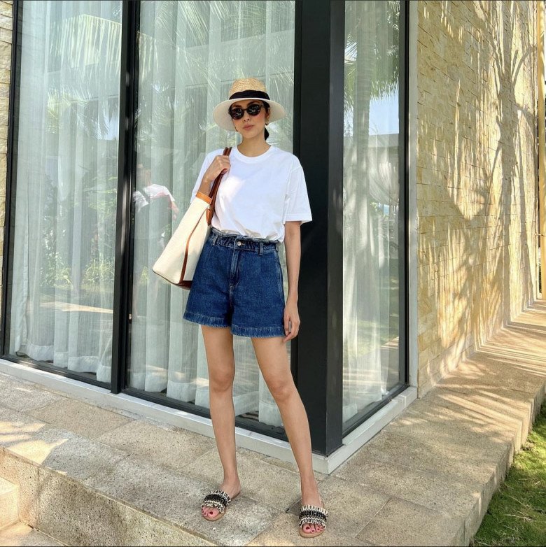 Ngọc nữ hàng đầu Tăng Thanh Hà mặc áo thun quần đùi đi mua đồ giảm giá, vẫn nổi nhất phiên chợ - 13