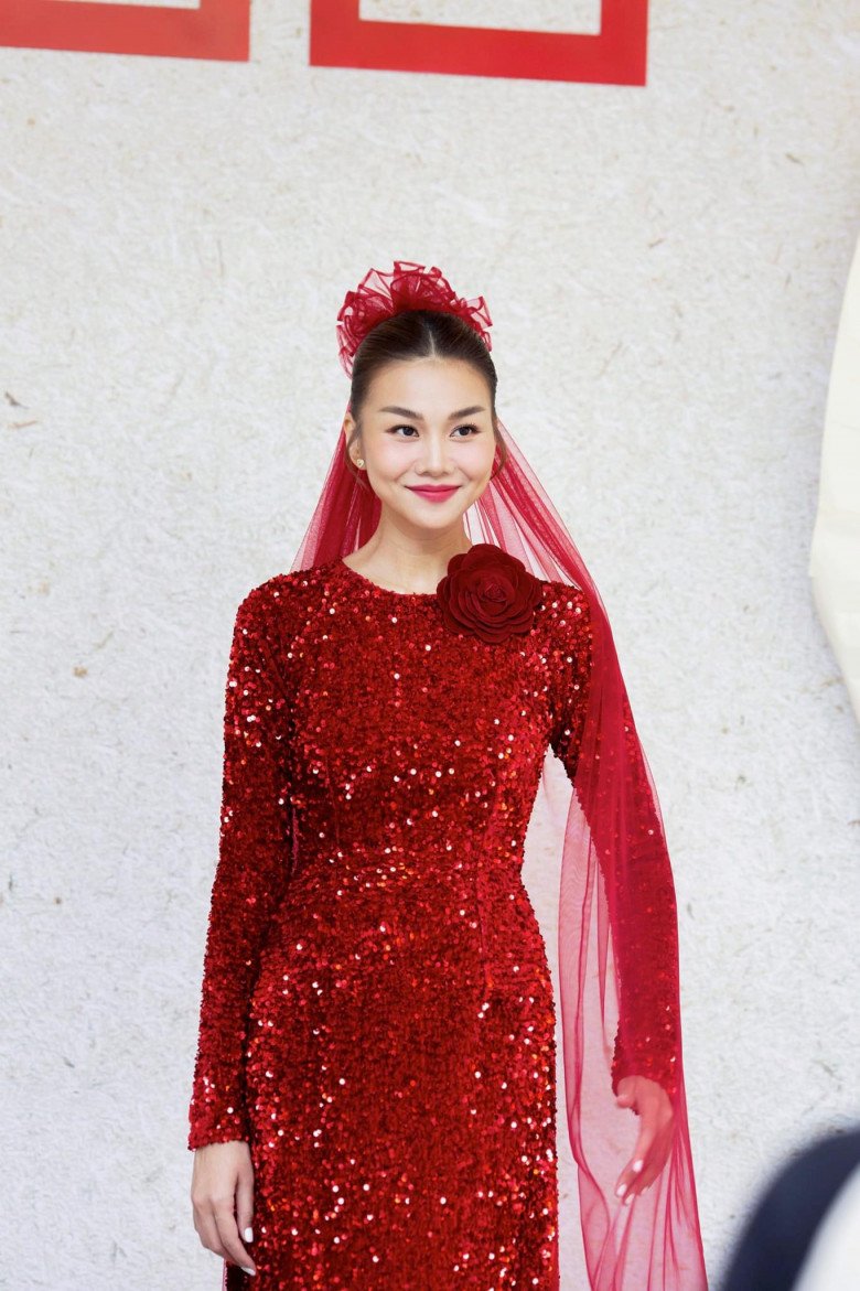 Cô dâu Thanh Hằng diện áo dài sequins, khoe sắc trong veo, sáng rực ngày về nhà chồng - 5