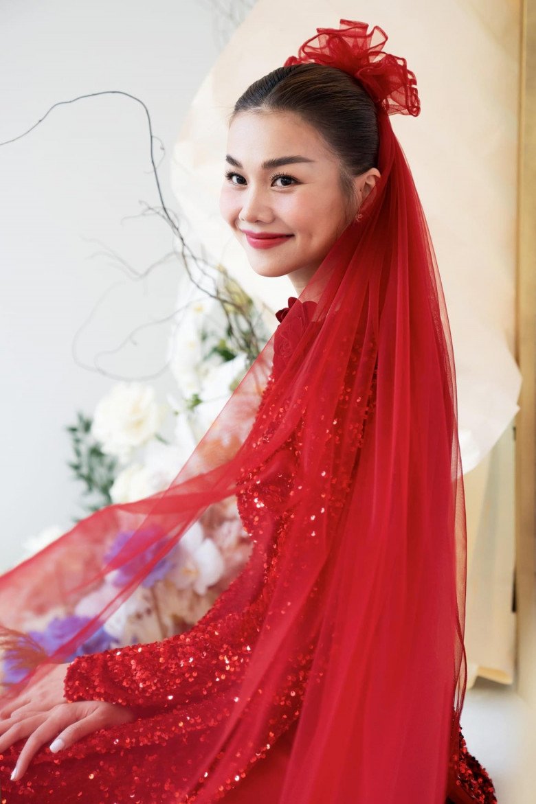 Cô dâu Thanh Hằng diện áo dài sequins, khoe sắc trong veo, sáng rực ngày về nhà chồng - 6