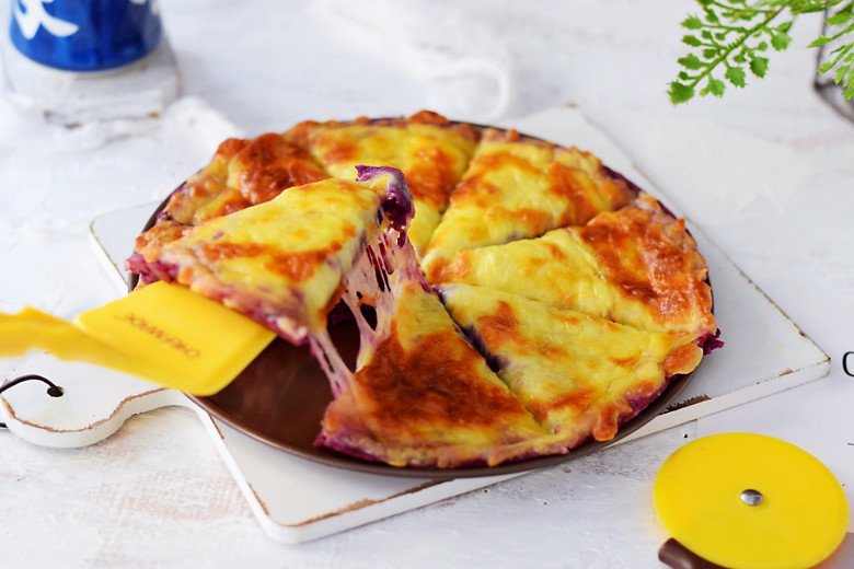 Nhà còn củ khoai lang tím đem làm bánh pizza ai cũng ngạc nhiên, nhìn thành phẩm cho ngay 100 điểm &#34;không có nhưng&#34; - 9