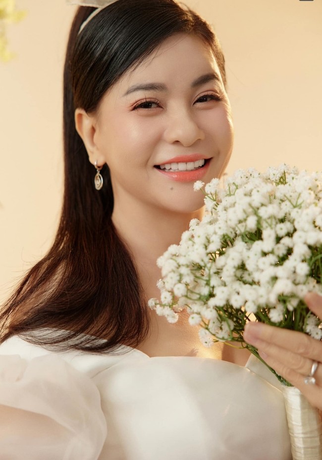 Cát Phượng: &#34;Tôi hay nhõng nhẽo, thích làm con mèo co rúc bên cạnh người đàn ông của mình&#34; - 11