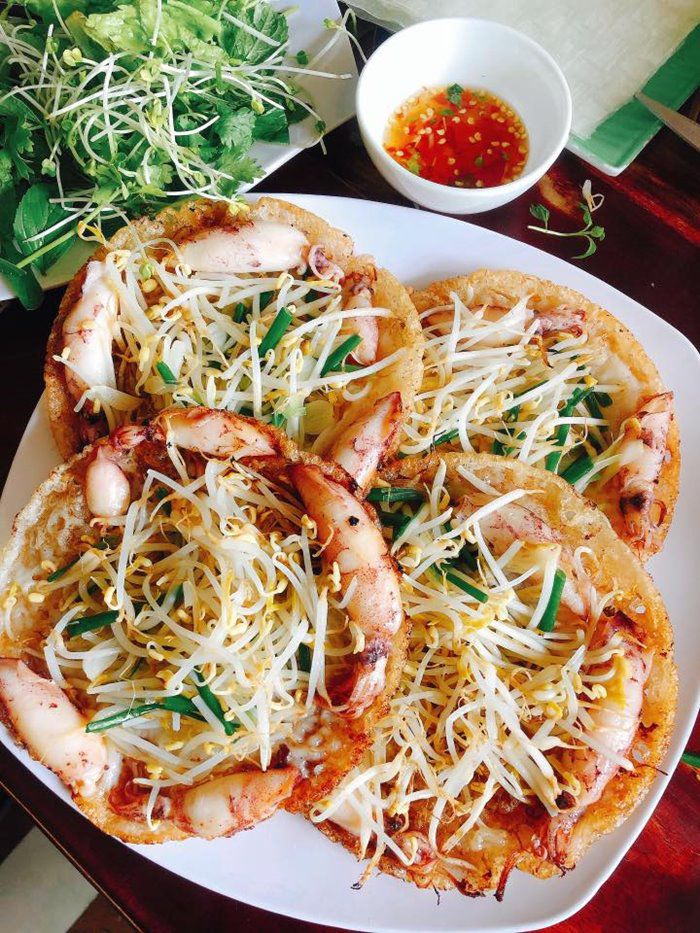 5 quán bánh xèo tôm nhảy lâu năm và ngon nhất Quy Nhơn, khách lúc nào cũng ngồi chật kín - 2