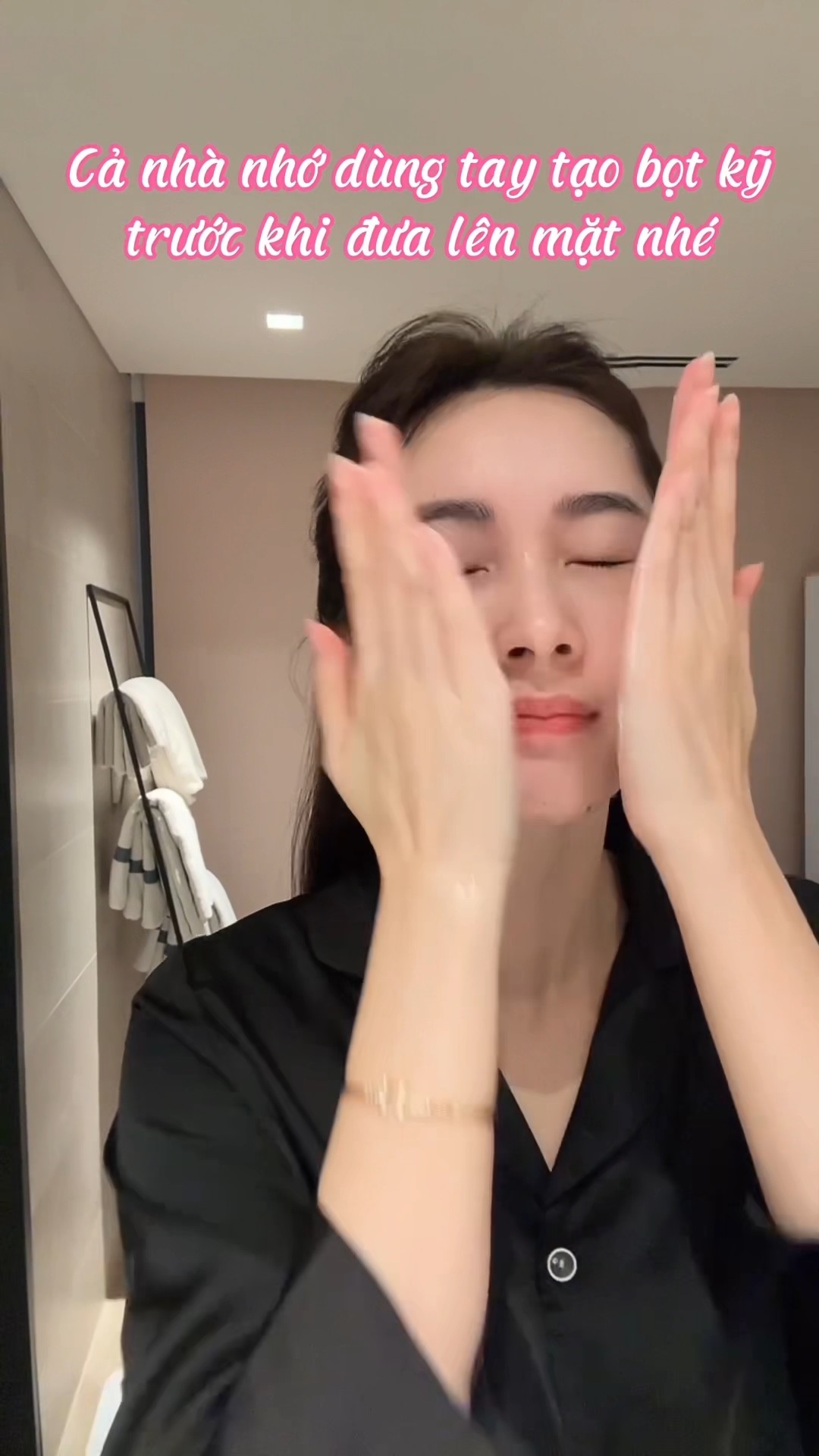 Đặng Thu Thảo &#34;phá đảo&#34; cõi TikTok, U40 &#34;flex&#34; da mộc hút hàng trăm nghìn mắt xem - 4
