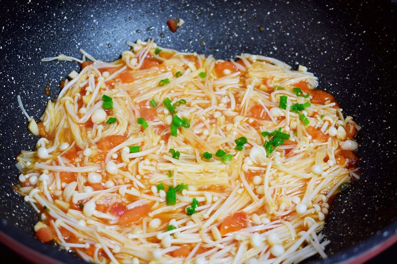 Nấm kim châm đừng nấu canh nữa, đem chế biến kiểu này ngon bổ lại trôi cơm - 8