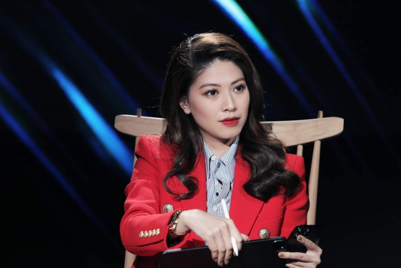 BTV Ngọc Trinh &#34;đọ sắc&#34; Thùy Tiên, U40 vẫn lất át hoa hậu nhờ bộ phận dày đậm tự nhiên - 6
