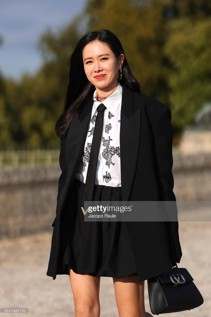 Son Ye Jin xuất hiện tươi tắn với Hanbok, nhan sắc ra sao mà Hyun Bin phải bình luận đặc biệt - 3