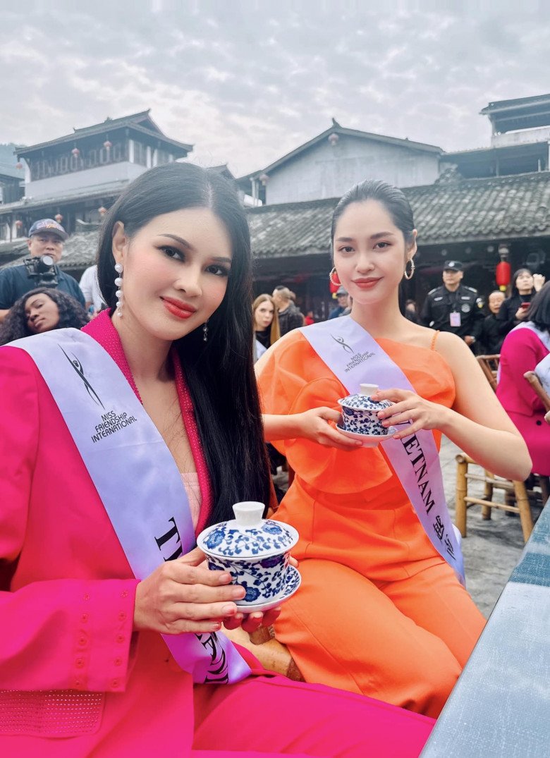 Nông Thuý Hằng đăng quang Á hậu 2 Hoa hậu Hữu Nghị Quốc tế 2023, đi thi không ai hay, lúc về có vương miện - 11