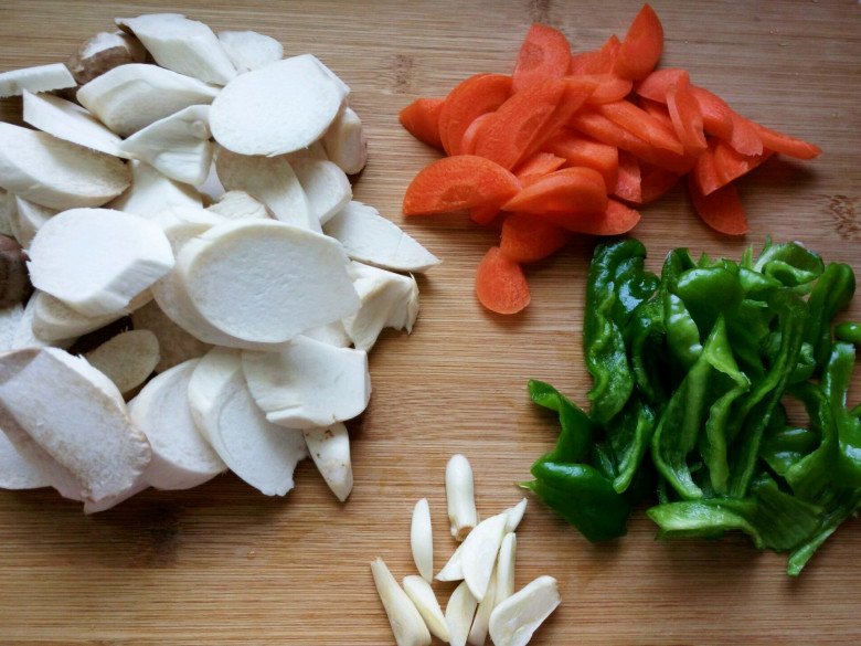 Loại nấm bán đầy chợ nhưng lại có vị như bào ngư, protein nhiều gấp 4-6 lần rau khác, xào kiểu này cực ngon - 2