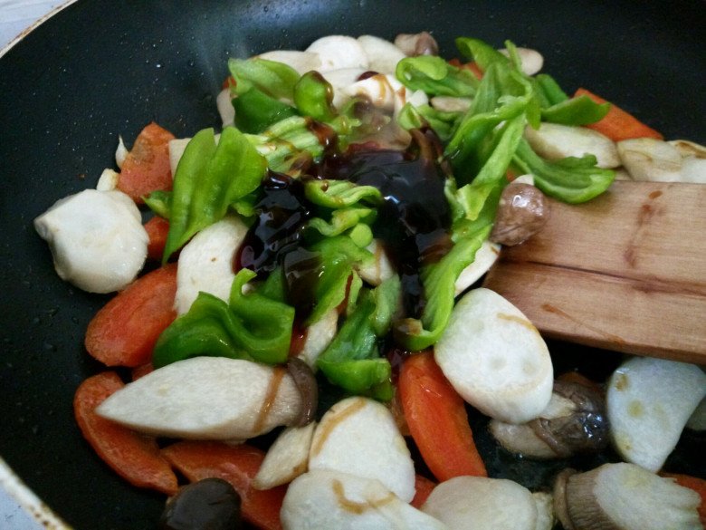 Loại nấm bán đầy chợ nhưng lại có vị như bào ngư, protein nhiều gấp 4-6 lần rau khác, xào kiểu này cực ngon - 5