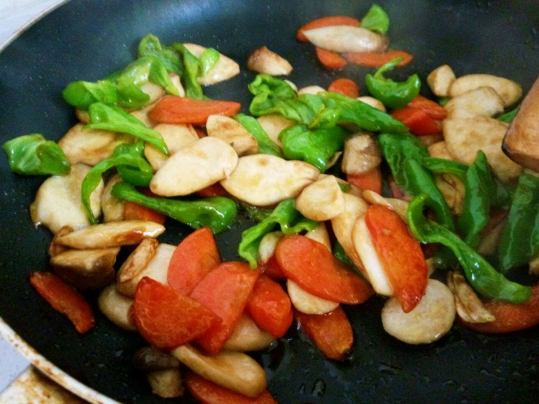 Loại nấm bán đầy chợ nhưng lại có vị như bào ngư, protein nhiều gấp 4-6 lần rau khác, xào kiểu này cực ngon - 6