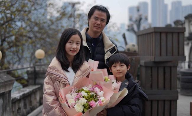 Bé gái Thượng Hải có 8 triệu người theo dõi: Xinh như Angelababy, 14 tuổi cao 1m60, tự kiếm bộn tiền - 4