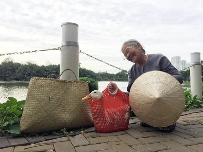 &#34;Người mẹ hiền nhất màn ảnh Việt&#34;: Sống trong ngôi nhà 30 tỷ, giả làm ăn xin lại được cho tiền thật - 4