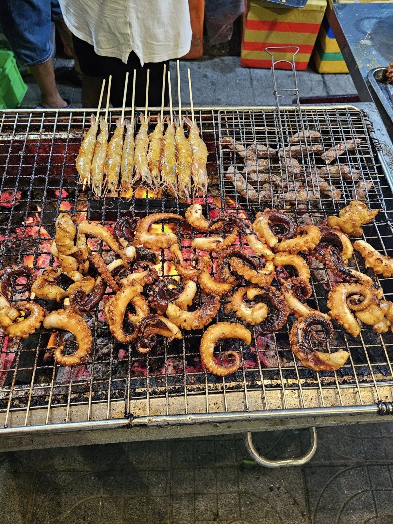 5 quán hải sản ngon nổi tiếng ở Vũng Tàu, ngon-bổ-rẻ nên khách lúc nào cũng đông kín - 1
