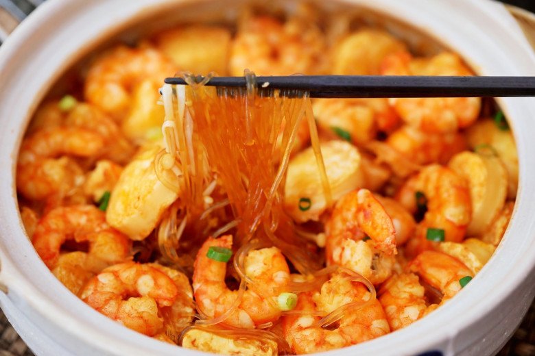 Tôm kho thịt xưa rồi, cho ngay đậu phụ vào được món mới lạ mà &#34;đánh bay&#34; cơm - 12