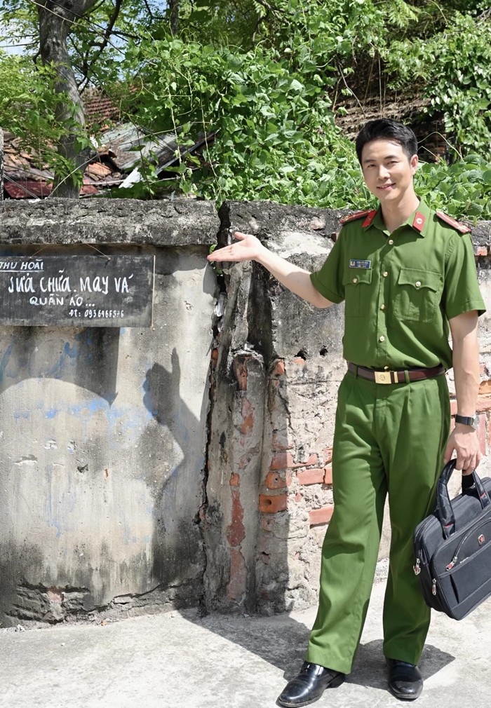 Nam diễn viên lấy vợ là MC VTV nổi tiếng hơn tuổi, bị nói &#34;thằng này chỉ được cái mã&#34;, mãi không lên phim - 1