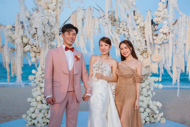 Thời trang ăn cưới từ Bắc chí Nam của Hòa Minzy, &#34;quẩy&#34; nhiệt tình vẫn không một sự cố - 5