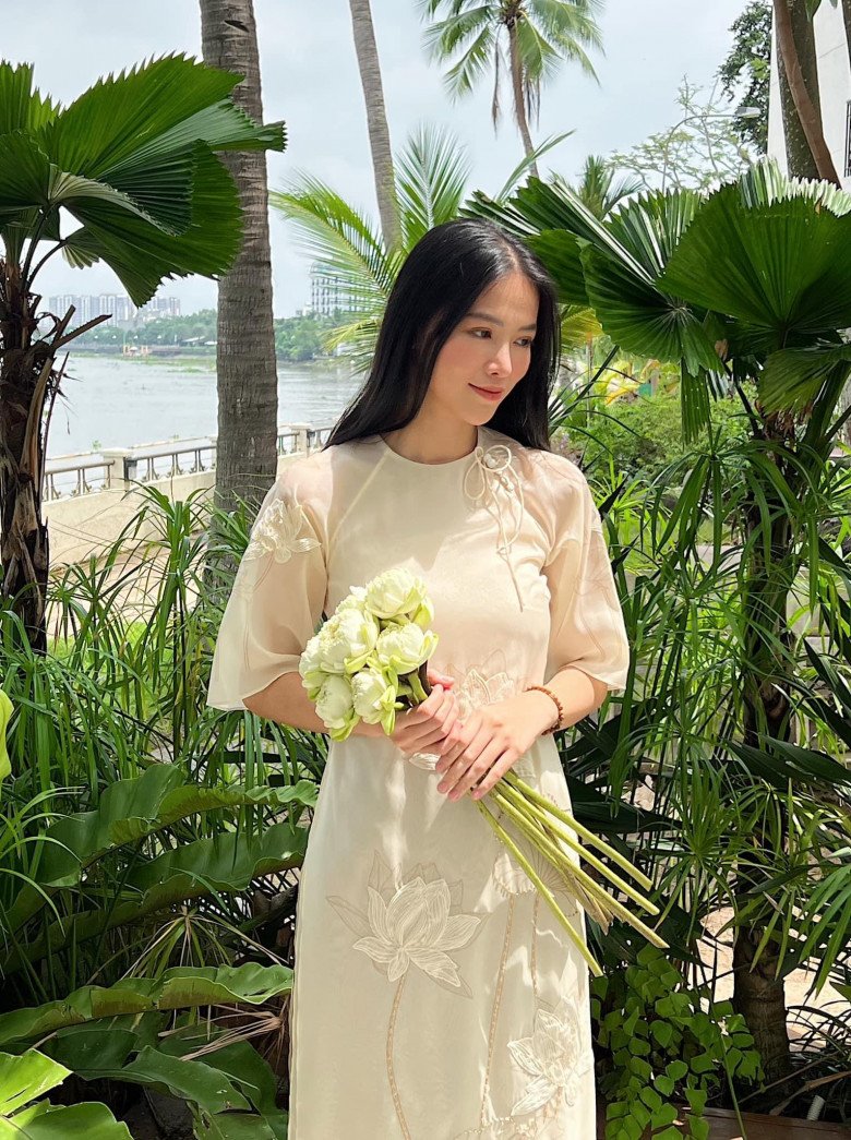 Hoa hậu Bến Tre là bạn thân Hà Tăng đi ăn cưới mặc đơn giản mà sang, đứng cạnh ngọc nữ không bị dìm - 8
