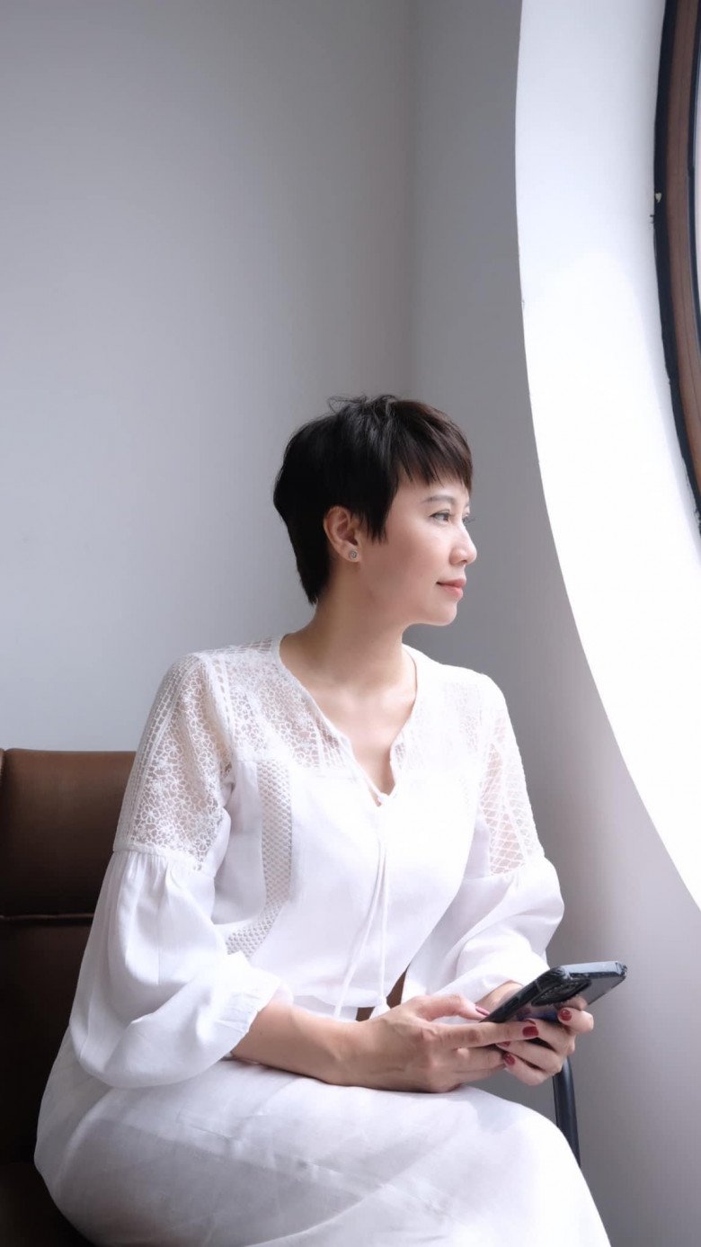 Soi cận dung nhan mẹ Đoàn Văn Hậu và Doãn Hải My: Người sắc sảo, người mộc mạc, tỏa sáng theo cách riêng - 10