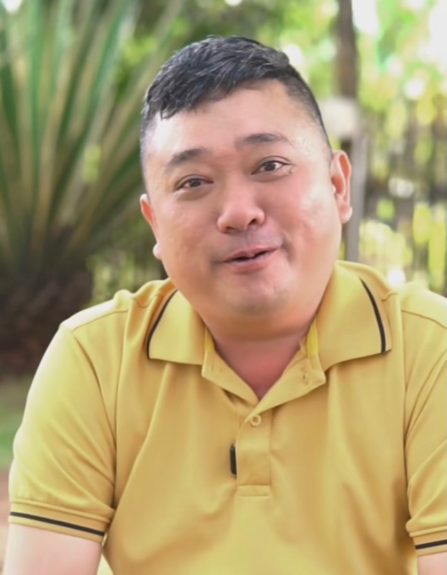 Chân dung mẹ nuôi lặn lội tới Gia Lai thăm "thằng Cò" Phùng Ngọc: Vừa đẹp lão vừa phúc hậu - 6