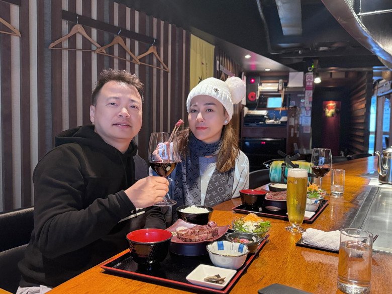 Phương Oanh livestream để mặt mộc kể áp lực cân nặng, hốt hoảng vì "má chảy, nọng 1 cục" - 6