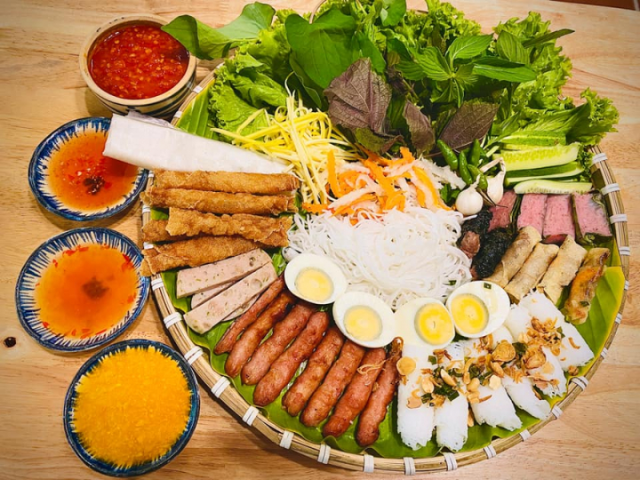 Khám phá thế giới ẩm thực quận 10, món nào cũng ngon mà giá cả lại còn siêu hời - 6