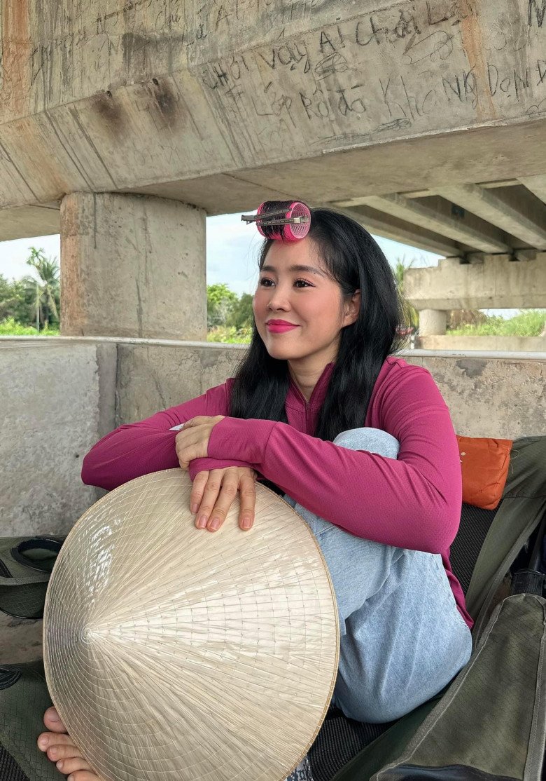Mẹ ruột Lê Phương lần đầu làm diễn viên bùng nổ nhan sắc, vẻ quý phái tuổi U60 "đánh bật" con gái - 9