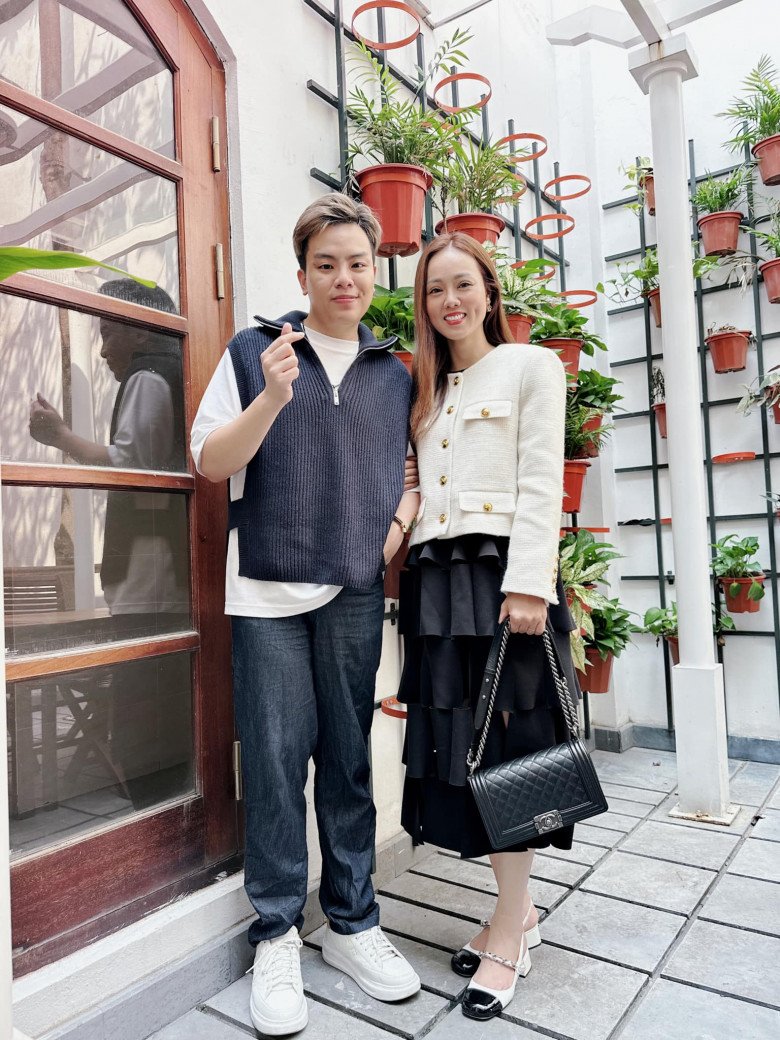 Vợ Công Lý &#34;lên đồ&#34; đi làm, mặc mốt váy &#34;xộc xệch&#34; vẫn được cả làng khen xinh - 8