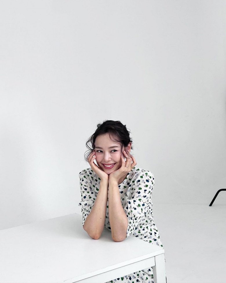 Có nhan sắc "lệch chuẩn" nhất Hàn Quốc 2006, U40 giờ là mẹ 1 con khoe ảnh không sửa, chẳng ai dám chê - 1