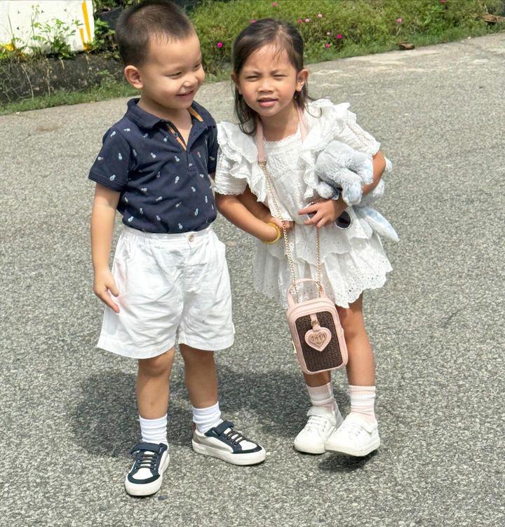 Ngắm hội con sao Việt mặc đẹp nhất 2023: Cặp song sinh Lisa - Leon nhỏ tuổi nhất vẫn sành điệu - 9