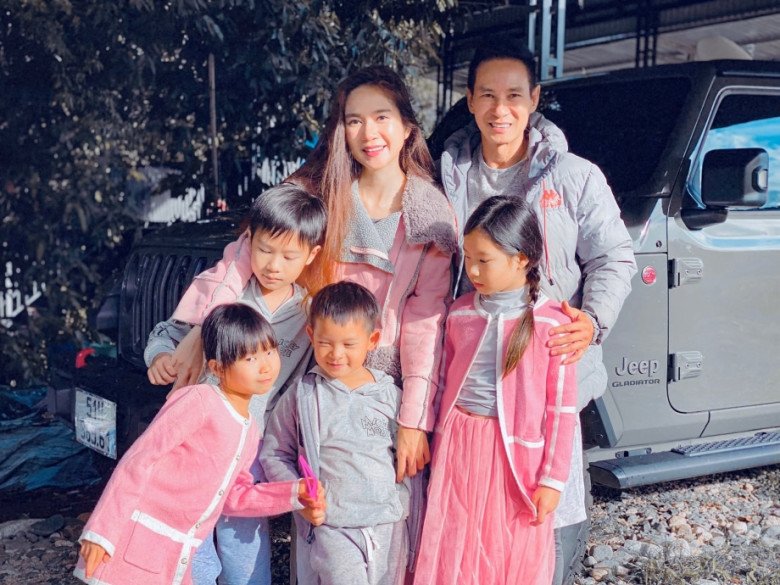 Ngắm hội con sao Việt mặc đẹp nhất 2023: Cặp song sinh Lisa - Leon nhỏ tuổi nhất vẫn sành điệu - 18