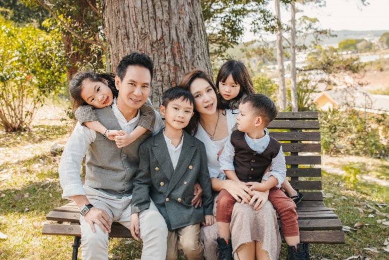 Ngắm hội con sao Việt mặc đẹp nhất 2023: Cặp song sinh Lisa - Leon nhỏ tuổi nhất vẫn sành điệu - 19