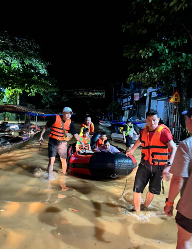 Hồng Đăng hiếm hoi khoe &#34;em gái&#34; từ nước ngoài về, dân tình réo gọi Song Hồng trở lại - 21