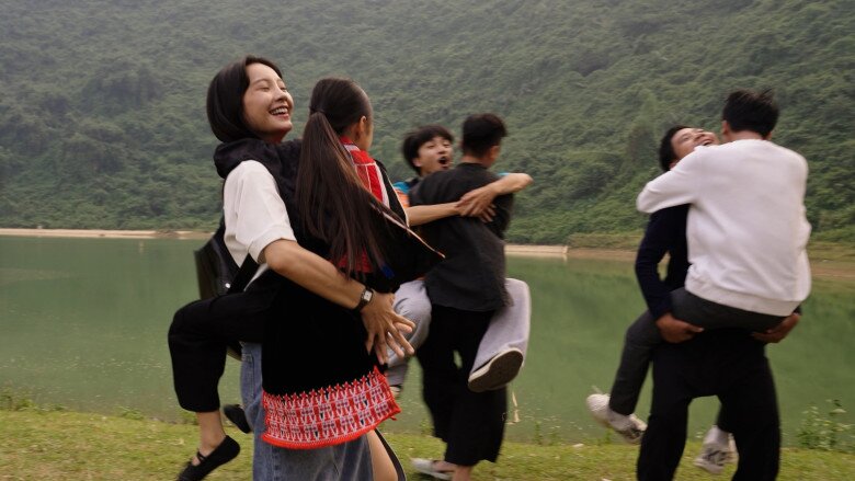 Tập cuối Đi Giữa Trời Rực Rỡ kết "lãng xẹt": Khán giả ngỡ ngàng thắc mắc vì sao Pu mở lòng với Chải - 8