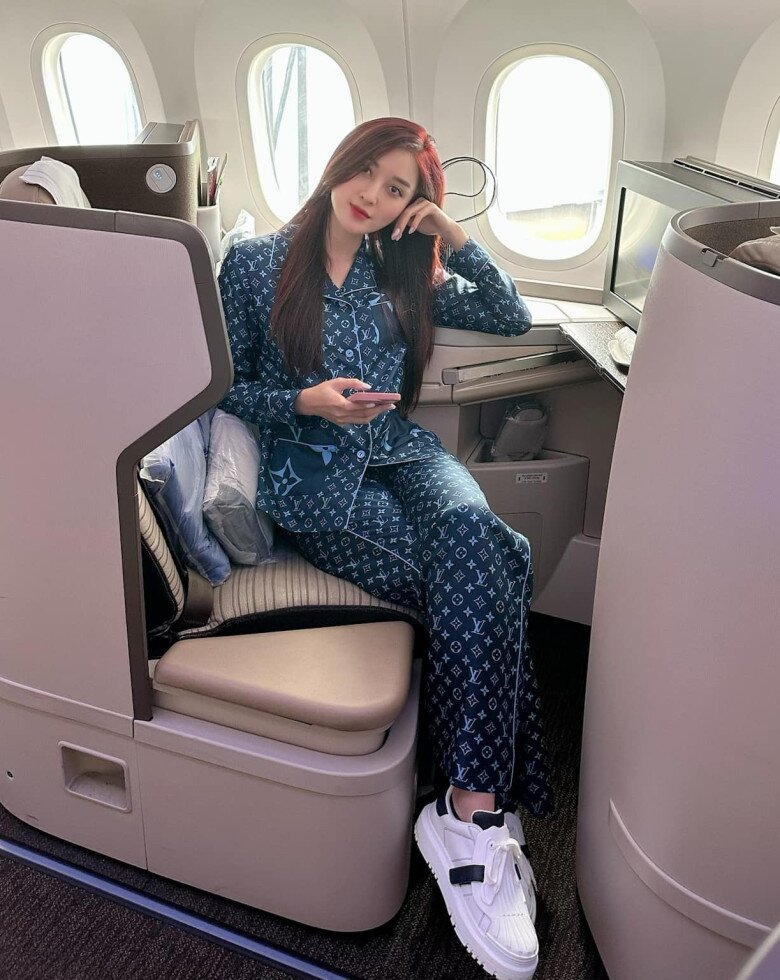 3 nàng Á hậu giàu có, sở hữu kho hàng hiệu tiền tỷ đủ sức &#34;chặt chém&#34; cả hoa hậu - 4