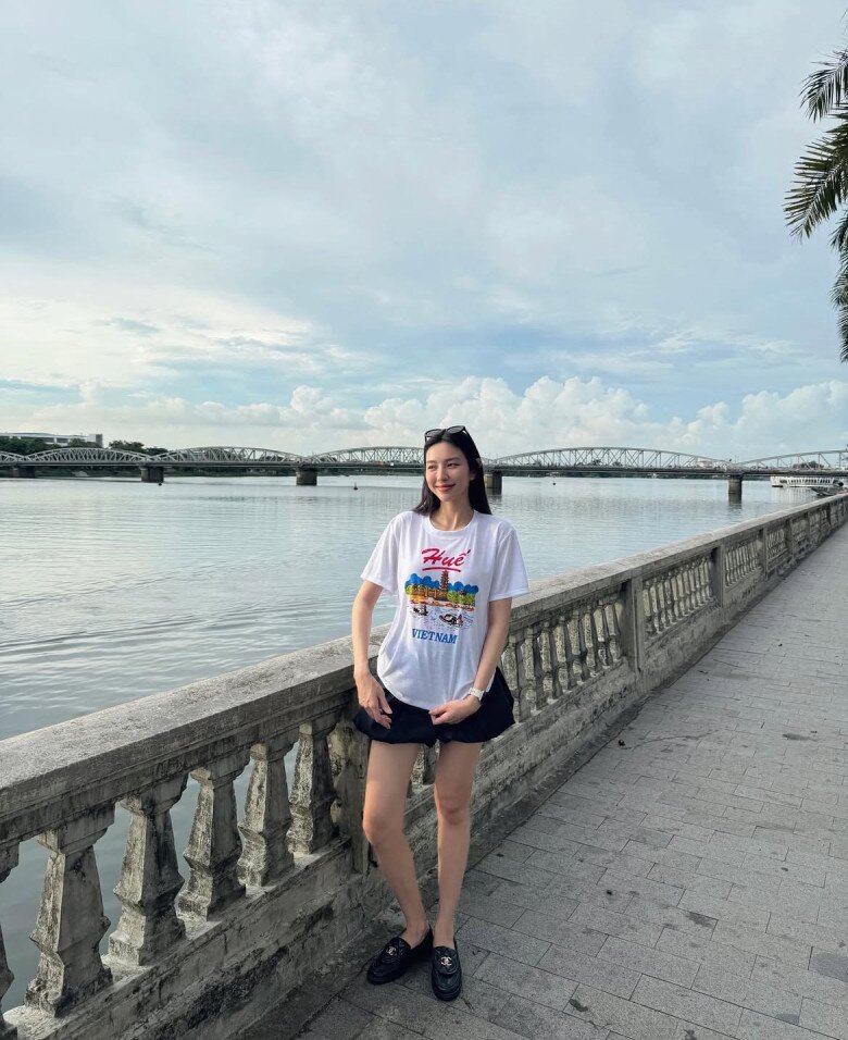 Soi tủ đồ của ba Hoa hậu Việt đoạt vương miện quốc tế, Thuỳ Tiên áp đảo hoàn toàn đàn em - 16