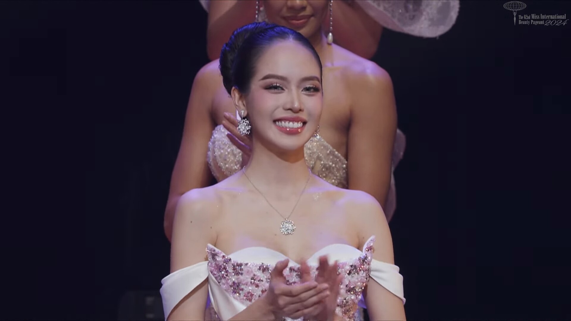 Thanh Thuỷ là Hoa hậu Việt Nam đầu tiên đăng quang Miss International 2024, làm nên lịch sử nhan sắc Việt - 9