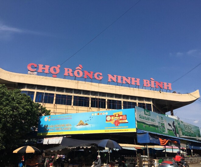 Khu chợ lâu đời và nổi tiếng bậc nhất Ninh Bình, tồn tại hơn 200 năm giờ vẫn là địa điểm cực kỳ sầm uất - 1