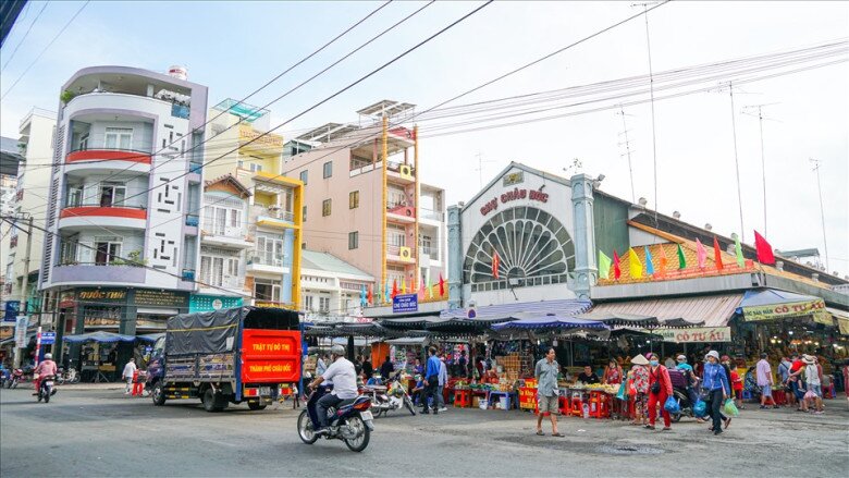 Thăm khu chợ nổi tiếng bậc nhất An Giang: Là niềm kiêu hãnh của người dân "xứ mắm" dù chỉ bán một loại hàng - 2